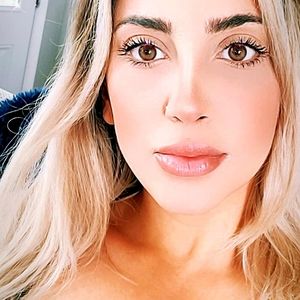 Meet your Posher, Maya